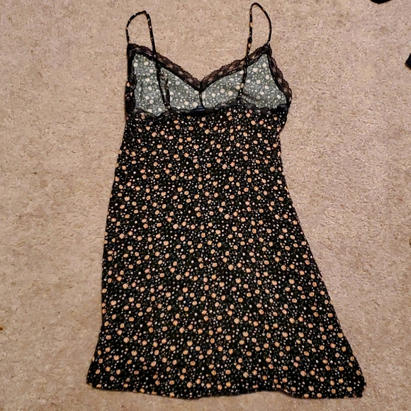 SUMMER DRESS W/ lace trimming - Picture 2 of 4
